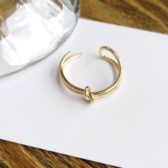 Minimalist Twisted Wire Knot Rings - Picture 8 of 11